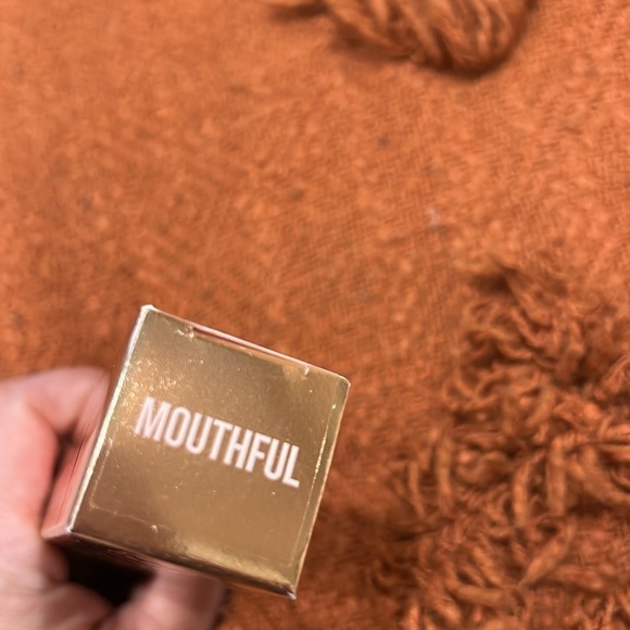 Jeffree Star The Gloss Sheer tinted Shimmer lipgloss mouthful new in box - Picture 3 of 6